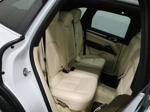 Used 2015 Porsche Cayenne S AWD/4WD image 37