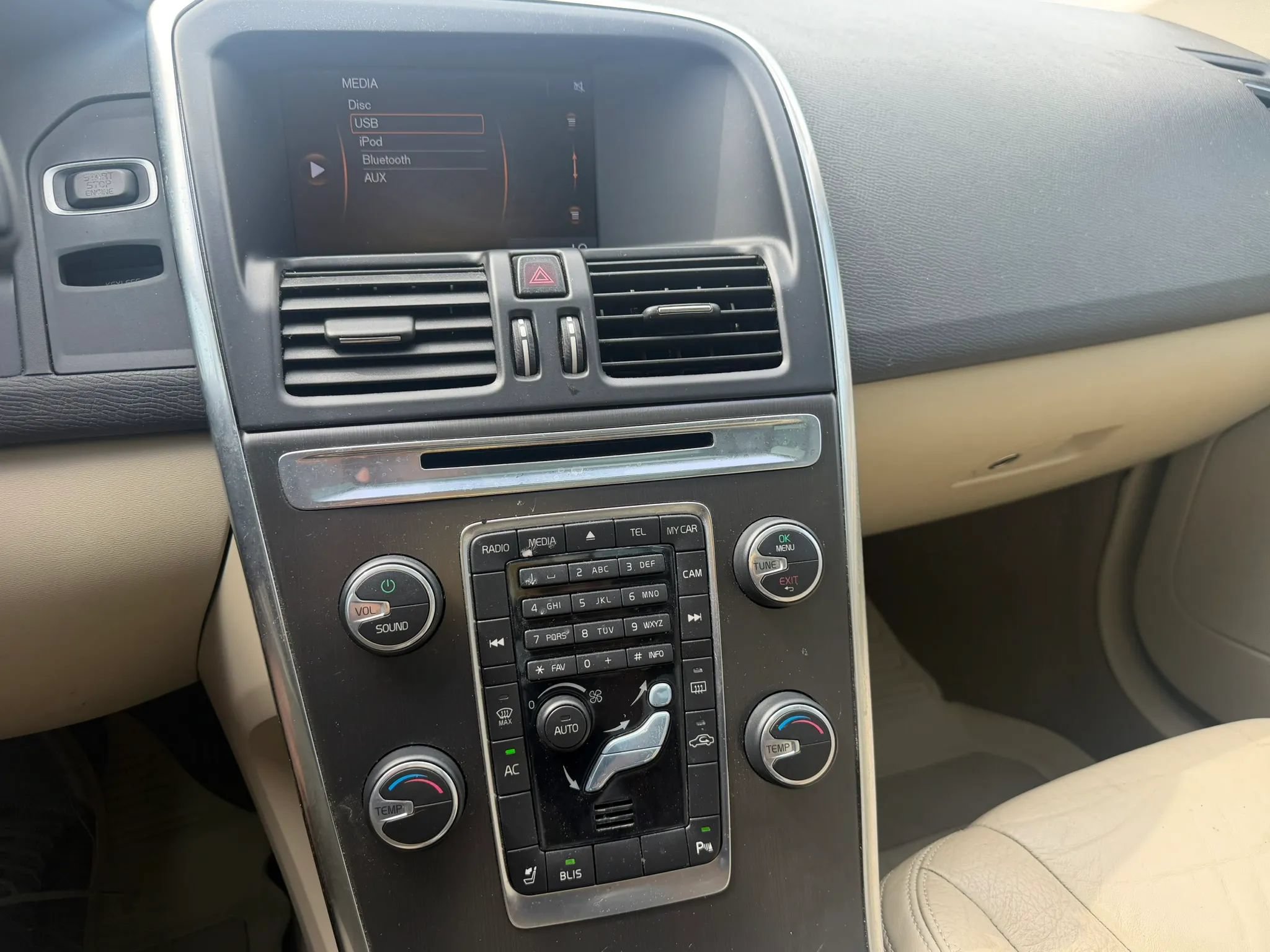 Used 2014 Volvo XC60 3.2 FWD image 17