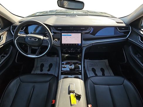 Used 2023 Jeep Grand Cherokee 4WD 4xe image 12