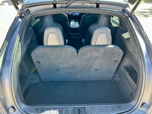 Used 2022 Tesla Model X Plaid image 11