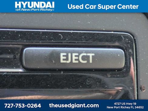 Used 2012 Volkswagen Beetle 2.5 FWD image 21