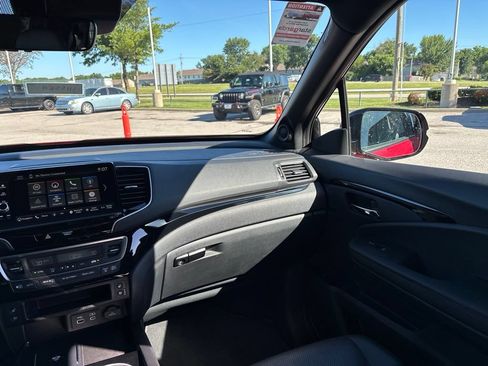 Used 2025 Honda Ridgeline Black Edition image 45