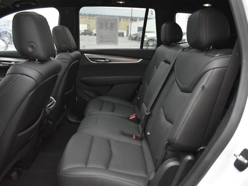 Used 2024 Cadillac XT6 Luxury w/ LPO, Floor Liner Package image 13