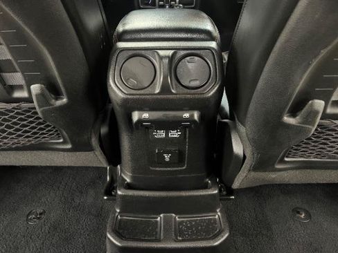 Used 2021 Jeep Wrangler Unlimited Rubicon AWD/4WD image 37