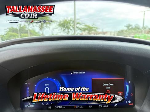 Used 2023 Ford Explorer Platinum w/ Technology Package AWD/4WD image 21
