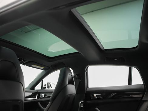 Used 2023 Porsche Panamera 4 image 41