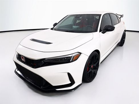 Used 2025 Honda Civic Type R image 3