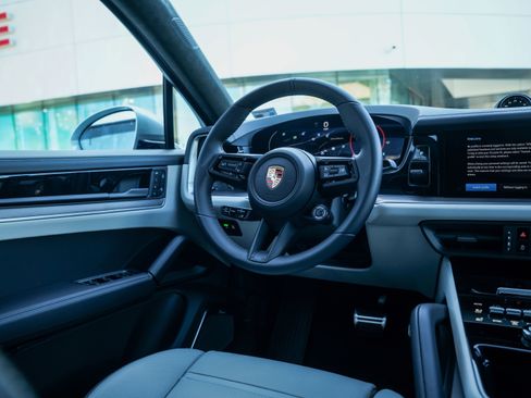 Used 2026 Porsche Cayenne GTS image 26