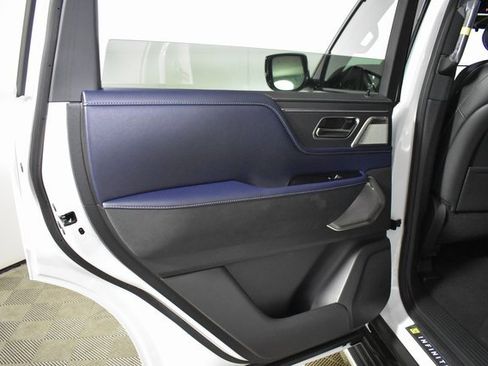 New 2026 INFINITI QX80 4WD image 11