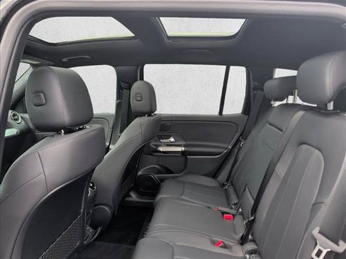 Used 2026 Mercedes-Benz GLB 250 image 16