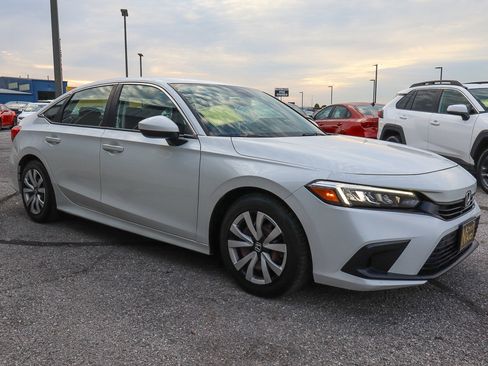 Used 2022 Honda Civic LX image 3