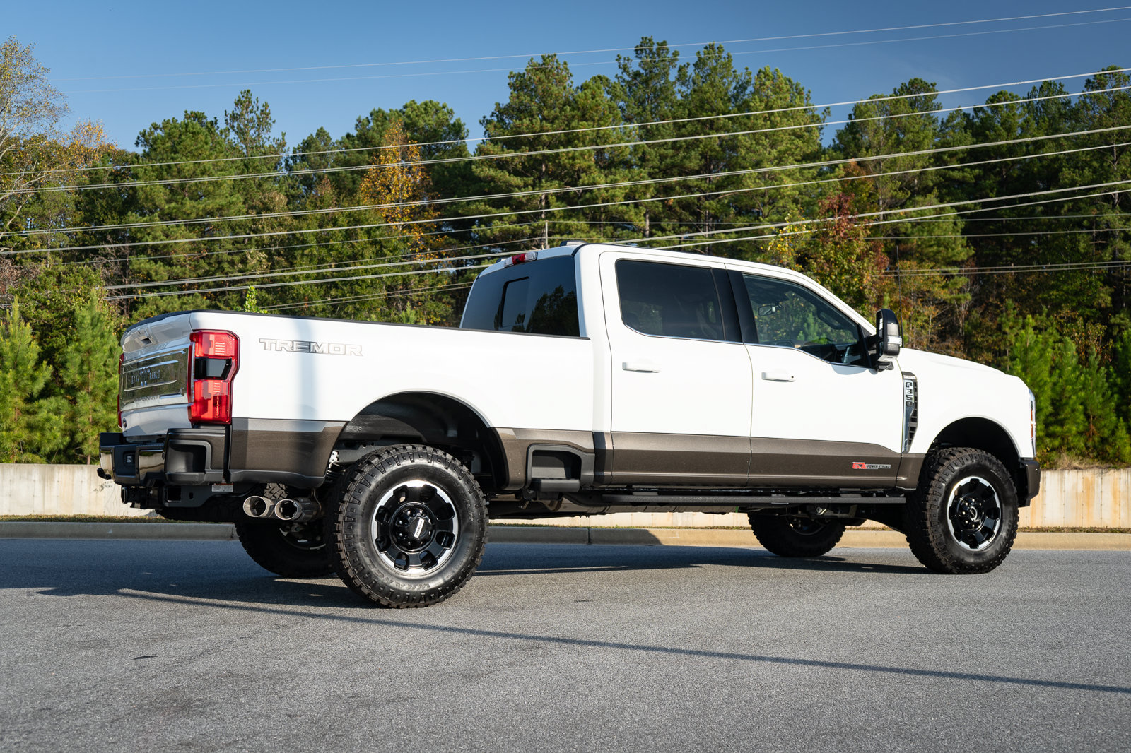 Used 2025 Ford F350 King Ranch w/ Tremor Off-Road Package AWD/4WD image 23