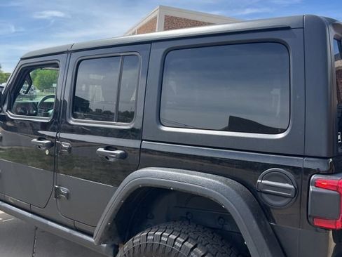 Used 2023 Jeep Wrangler Unlimited Rubicon image 6