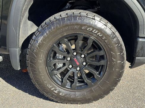 Used 2023 GMC Sierra 1500 AT4X image 26