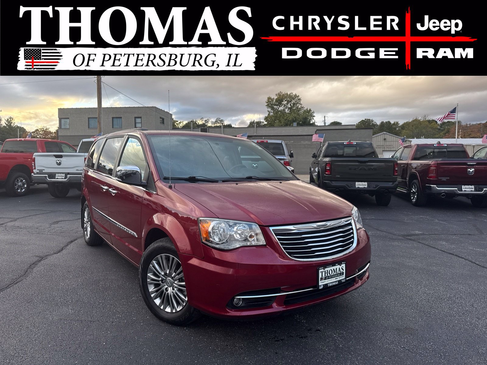 Used 2013 Chrysler Town & Country Touring-L FWD image 1