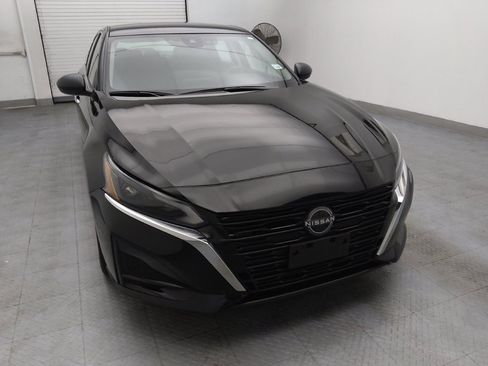 Used 2024 Nissan Altima 2.5 SV image 14