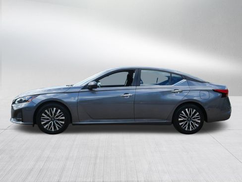 Certified 2024 Nissan Altima 2.5 SV FWD image 4