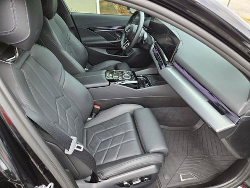 Used 2024 BMW 540i xDrive w/ Executive Package AWD/4WD image 17