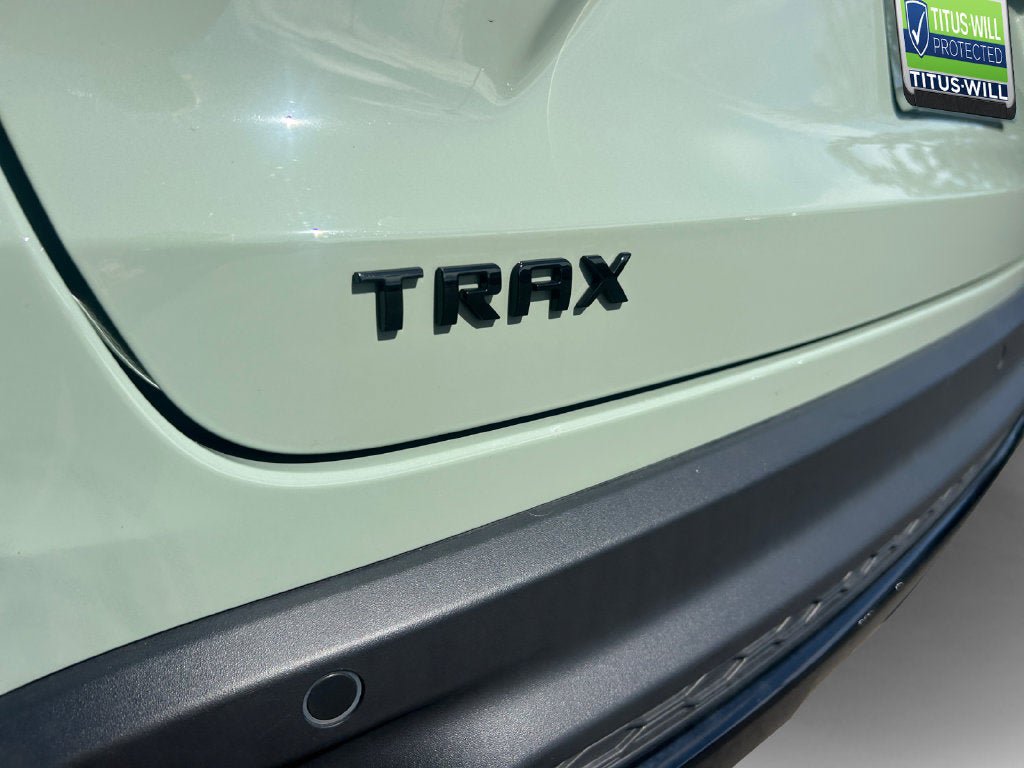 Used 2024 Chevrolet Trax RS w/ Sunroof Package FWD image 36