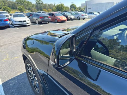 Used 2024 BMW X4 xDrive30i w/ M Sport Package AWD/4WD image 6