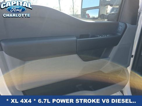 Used 2025 Ford F450 XL w/ XL Chrome Package image 9