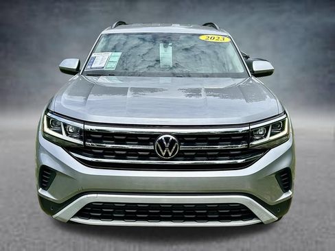 Used 2023 Volkswagen Atlas SE w/ Black Wheel Package FWD image 2