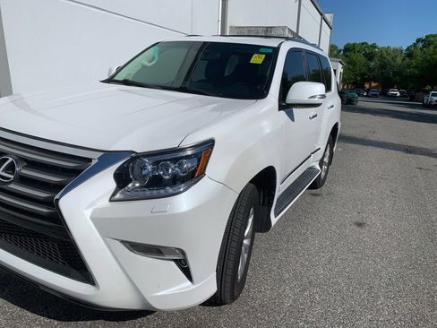 Used 2015 Lexus GX 460 w/ Premium Package image 2