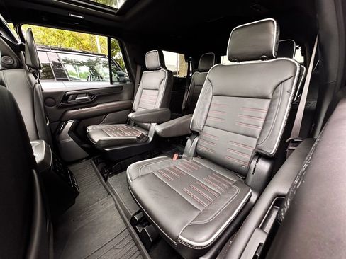 Used 2025 GMC Yukon AT4 Ultimate w/ LPO, Floor Liner Package AWD/4WD image 22