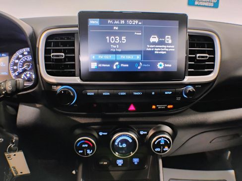 Used 2021 Hyundai Venue SEL FWD image 23