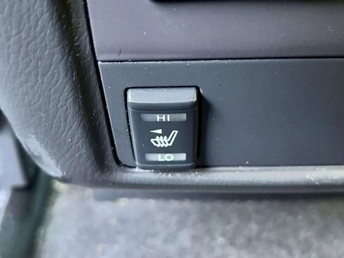 Used 2017 Nissan Pathfinder SL w/ SL Premium Package AWD/4WD image 16