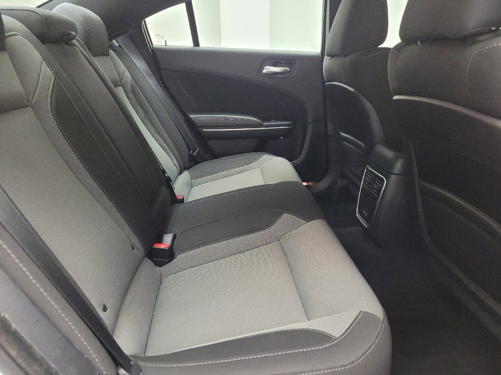 Used 2016 Dodge Charger SXT RWD image 19
