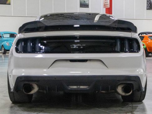 Used 2016 Ford Mustang GT RWD image 5