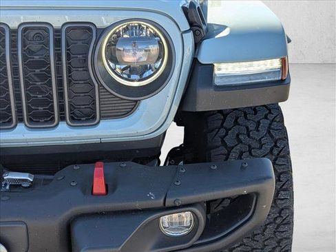 Used 2024 Jeep Wrangler Unlimited Rubicon image 9