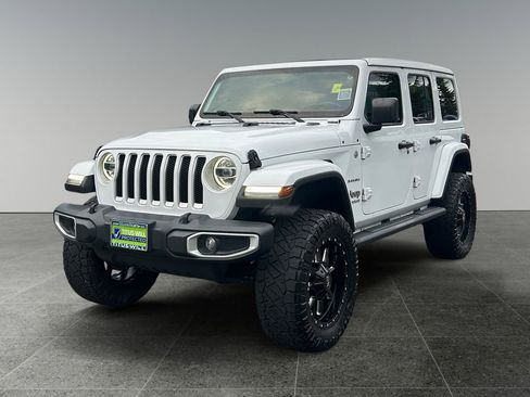 Used 2020 Jeep Wrangler Unlimited Sahara image 4
