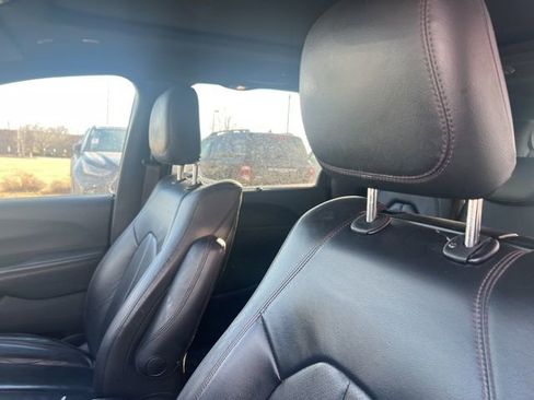 Used 2020 Chrysler Pacifica Touring-L image 12