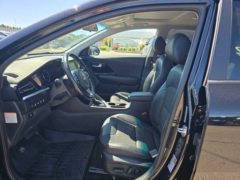 Used 2022 Kia Niro LXS FWD image 9