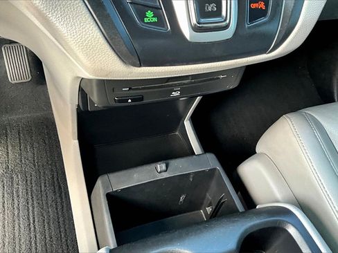 Used 2018 Honda Odyssey EX-L image 30