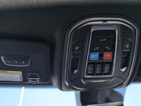 New 2025 Jeep Grand Cherokee Limited w/ Luxury Tech Group II image 25