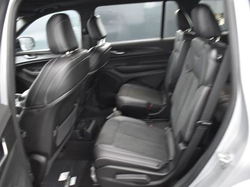 New 2025 Jeep Grand Cherokee L Altitude image 27