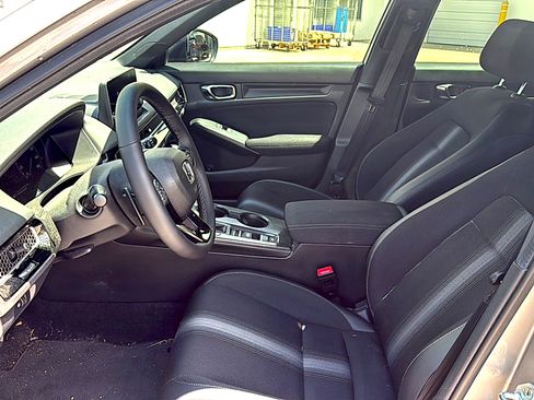 Used 2024 Honda Civic Sport image 7