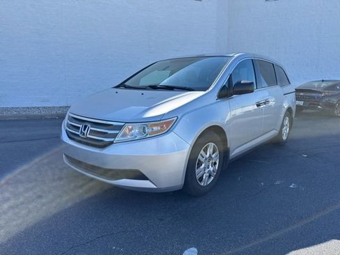 Used 2011 Honda Odyssey LX image 1