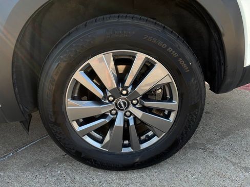 Used 2025 Nissan Pathfinder SV AWD/4WD image 9