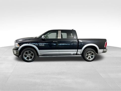 Used 2017 RAM 1500 Laramie w/ Convenience Group AWD/4WD image 3