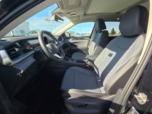 New 2026 Volkswagen Tiguan SE AWD/4WD image 25