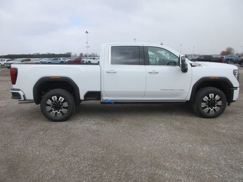 New 2026 GMC Sierra 3500 Denali w/ Denali Reserve Package AWD/4WD image 2