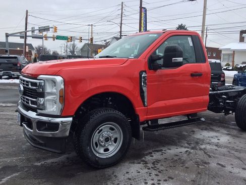 Used 2024 Ford F350 XL w/ Snow Plow Prep Package image 8