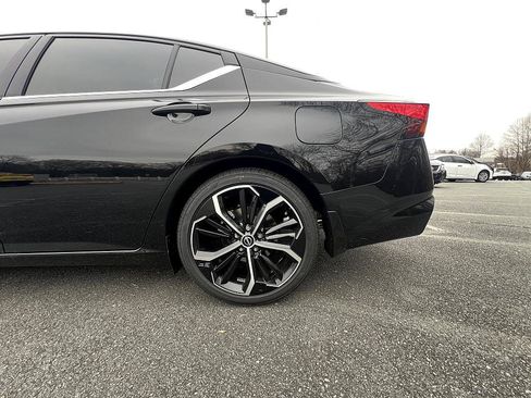 New 2025 Nissan Altima 2.5 SR image 11