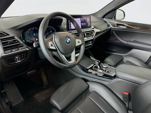 Used 2023 BMW X4 xDrive30i w/ Premium Package image 9