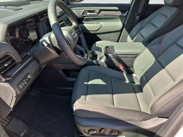 New 2027 GMC Terrain AT4 w/ Convenience Package III AWD/4WD image 4