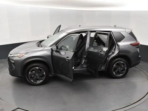 Used 2025 Nissan Rogue SV FWD image 7